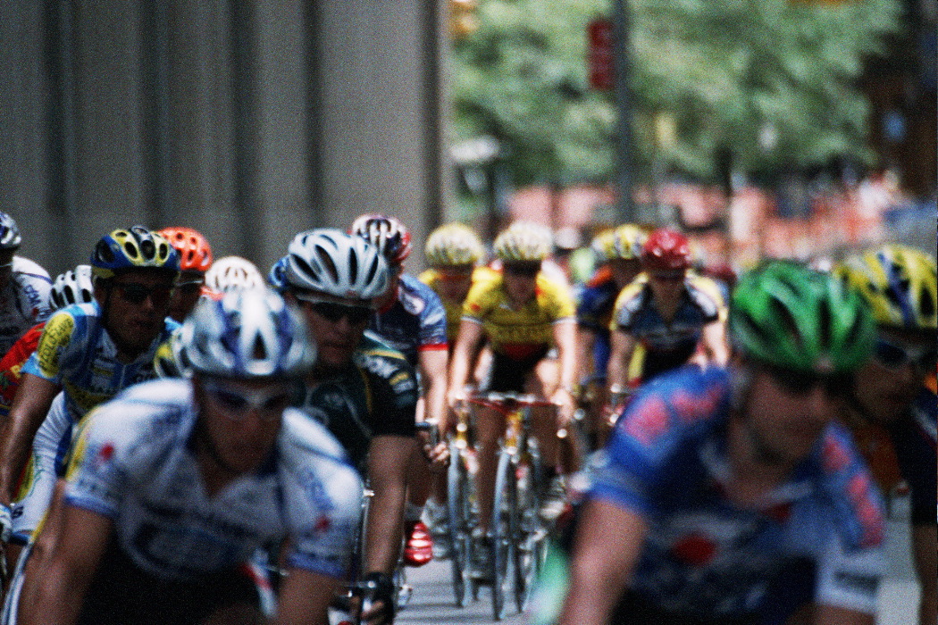 1. peloton in the first lap